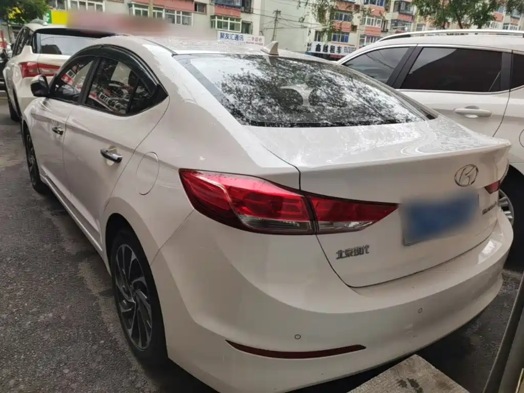 Hyundai Elantra 2019