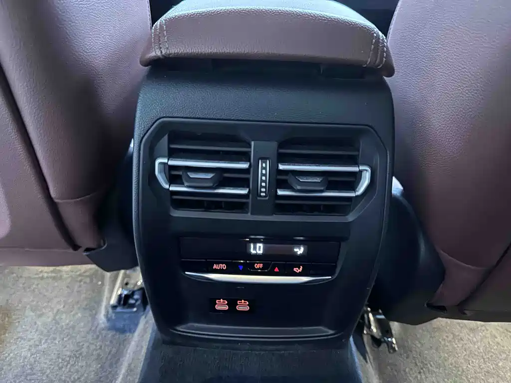 BMW 3 Series 2023 — фото 18