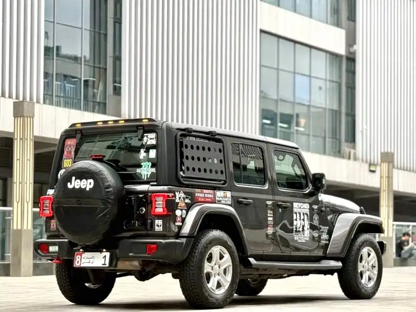 Jeep Wrangler 2019 — фото 16
