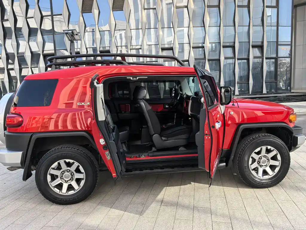 Toyota FJ Cruiser 2019 — фото 18