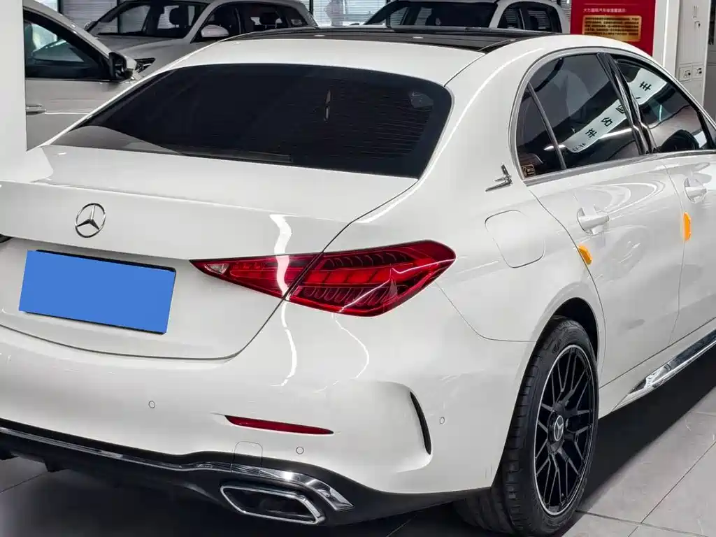 Mercedes-Benz C-Class 2023 — фото 9