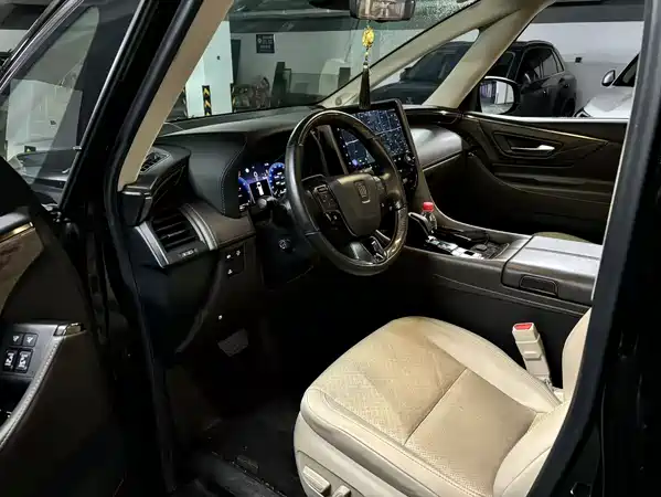 Toyota Vellfire 2024