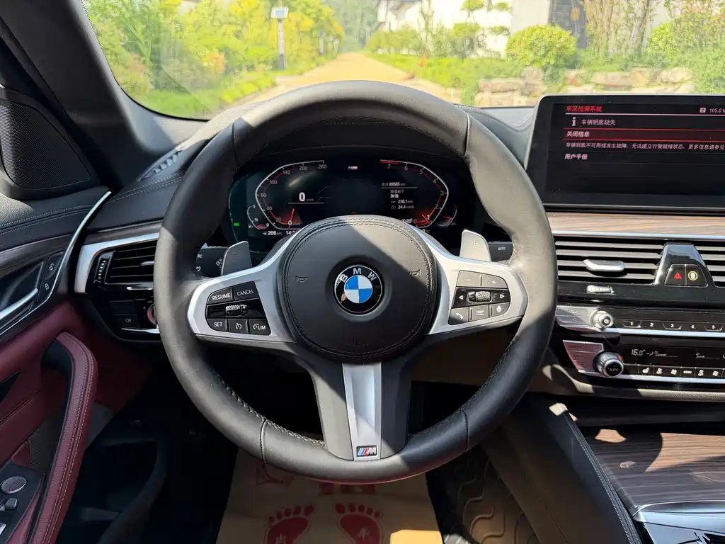 BMW 5 Series 2022 — фото 12