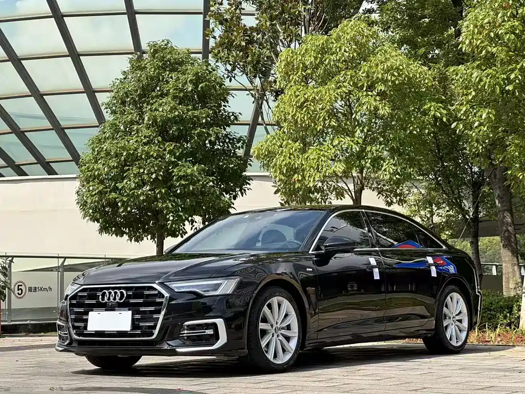 Audi A6L 2021 — фото 1