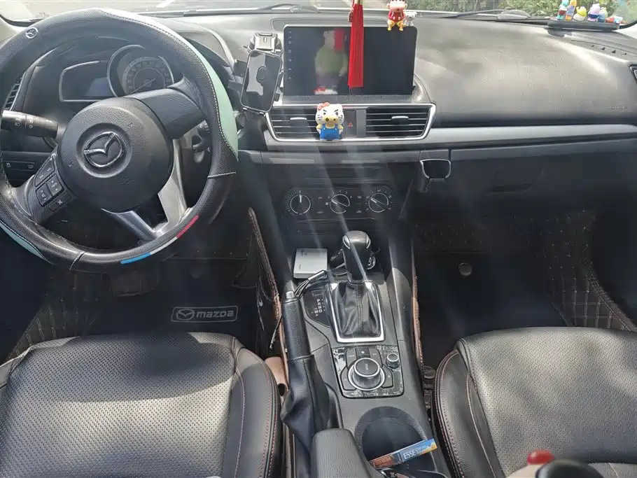 Mazda 3 Axela 2017 — фото 13