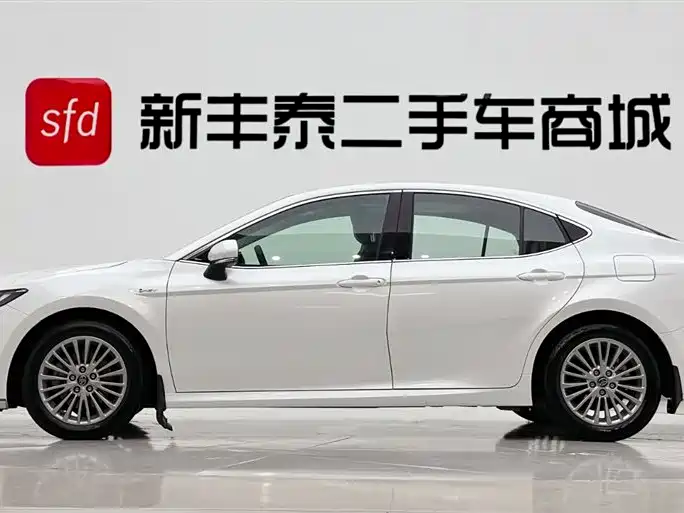 Toyota Camry 2024 — фото 4