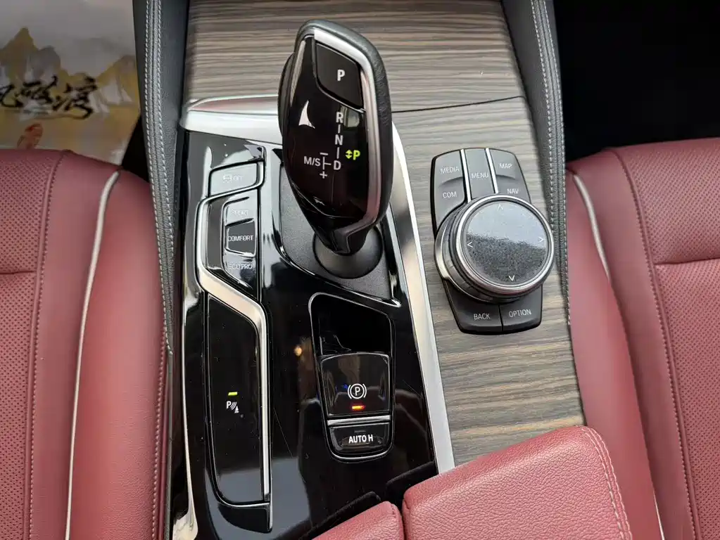 BMW 5 Series 2023 — фото 13