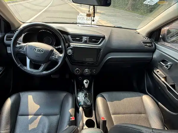 Kia K2 2011