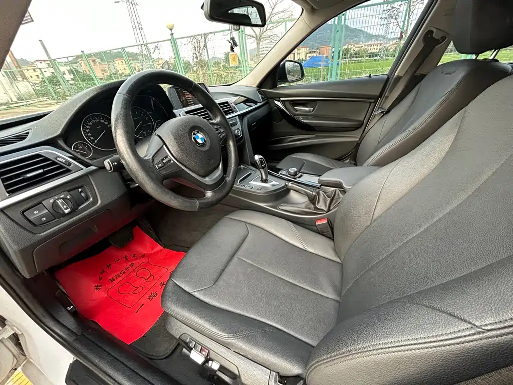 BMW 3 Series 2017 — фото 9