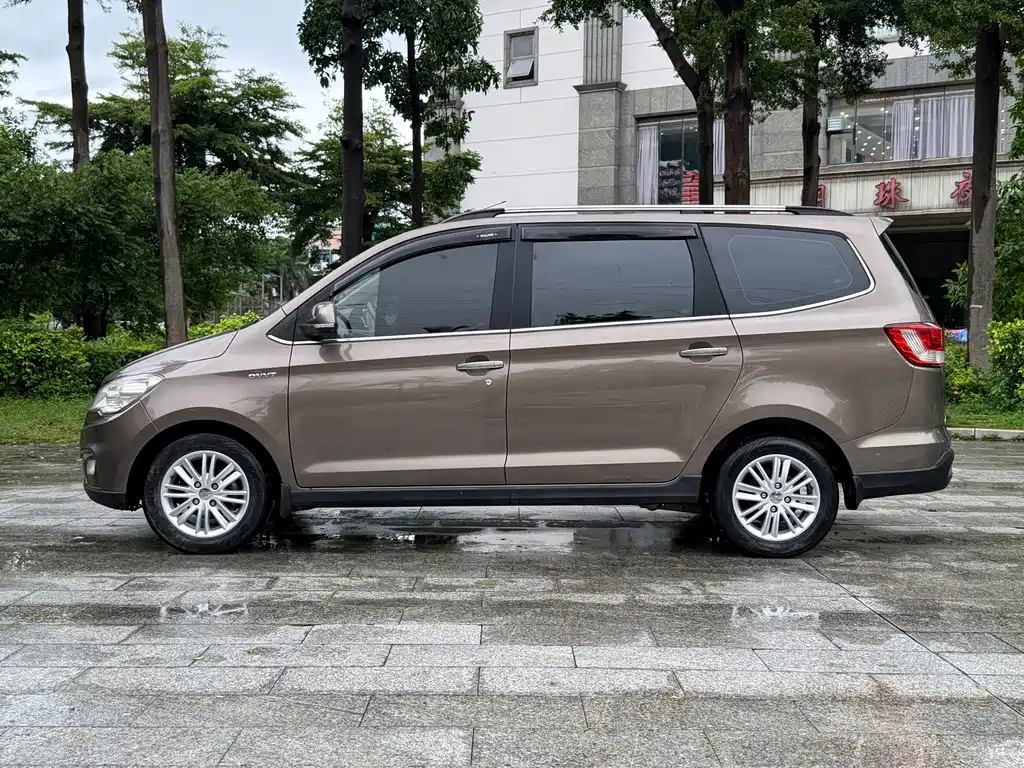 Wuling Hongguang 2016