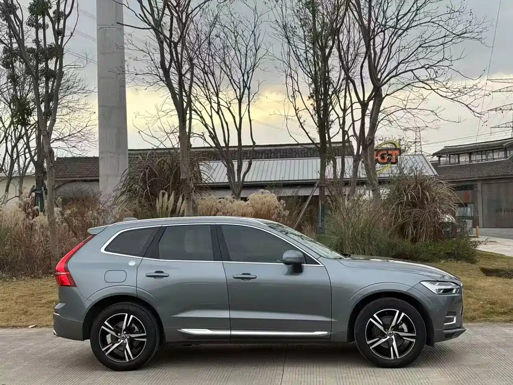 Volvo XC60 2020 — фото 15