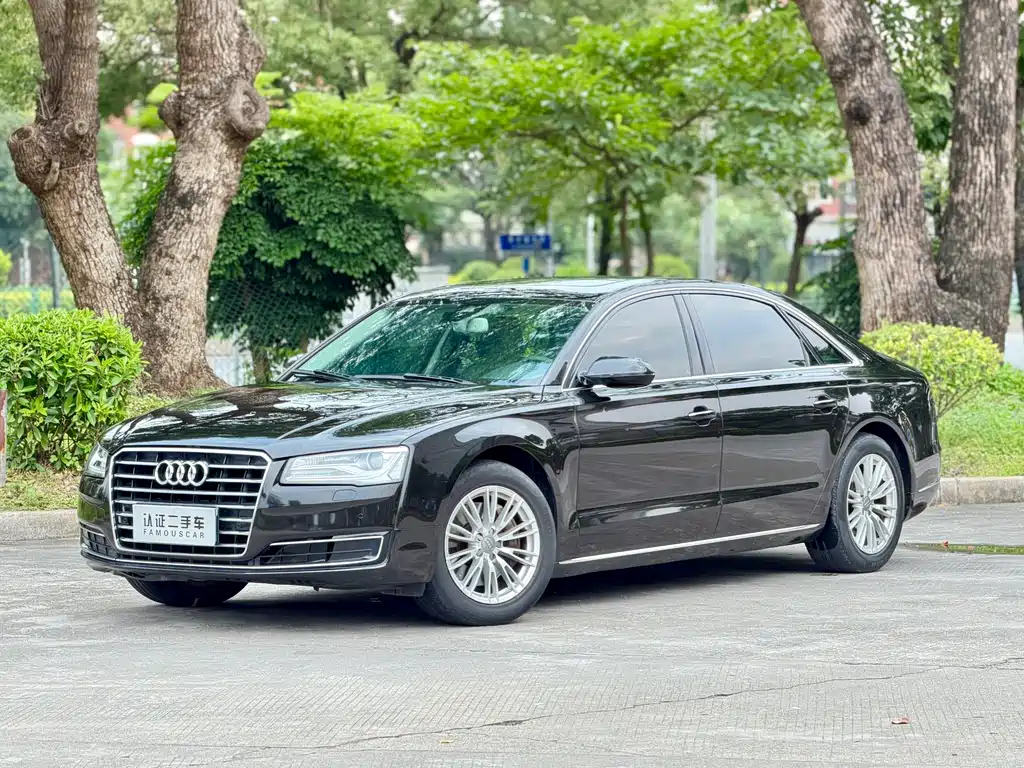 Audi A8 2015 — фото 1