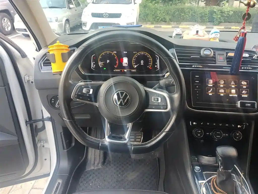 Volkswagen Tiguan L 2021 — фото 11