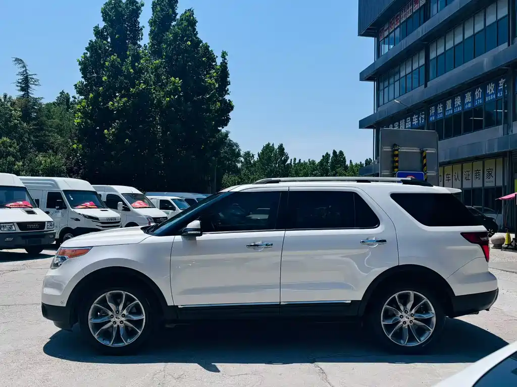 Ford Explorer 2014 — фото 4