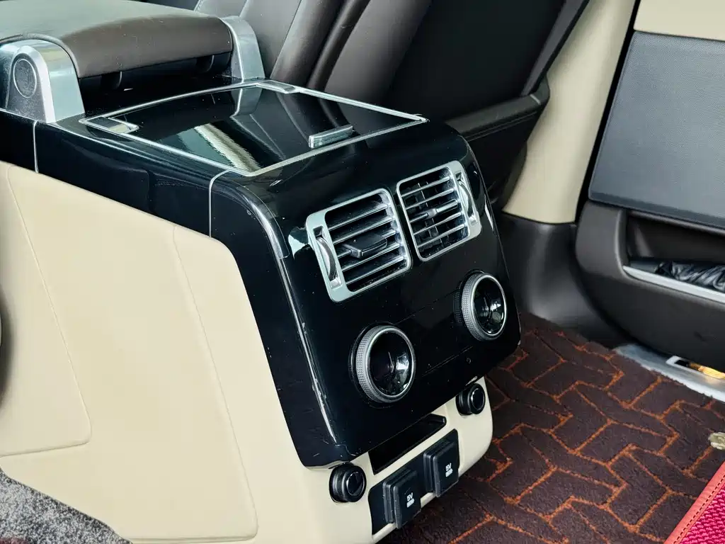 Land Rover Range Rover 2019 — фото 13