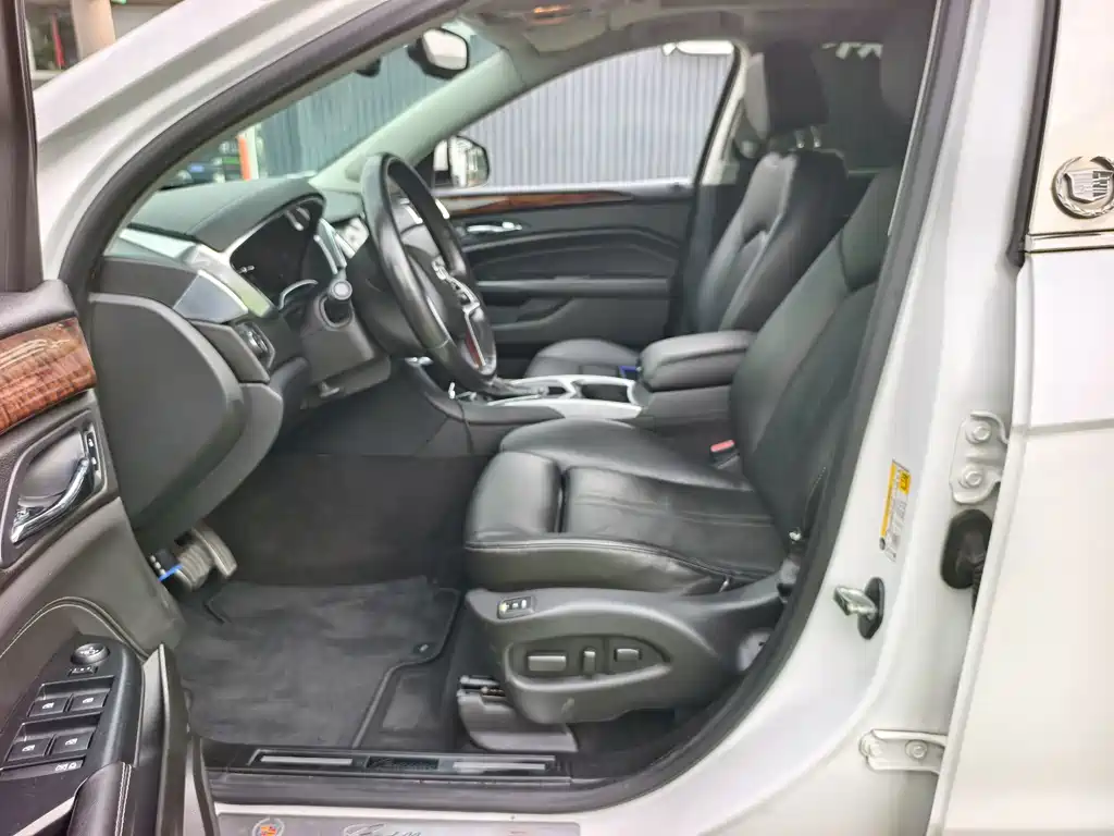 Cadillac SRX 2013 — фото 9