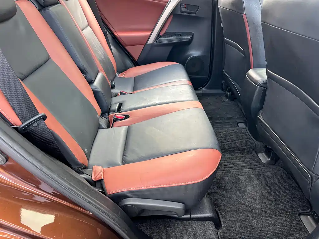Toyota RAV4 2015 — фото 11