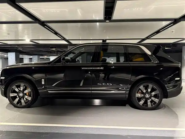 Rolls-Royce Cullinan 2024