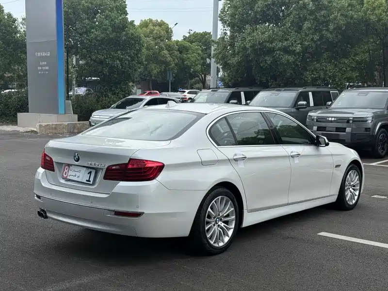 BMW 5 Series 2015 — фото 8