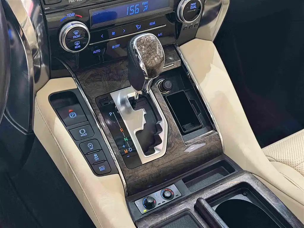Toyota Alphard 2019 — фото 22