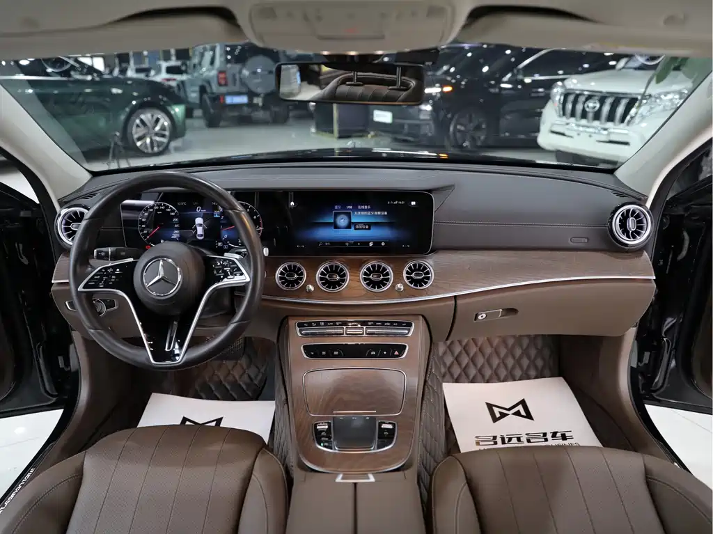 Mercedes-Benz E-Class 2023 — фото 11