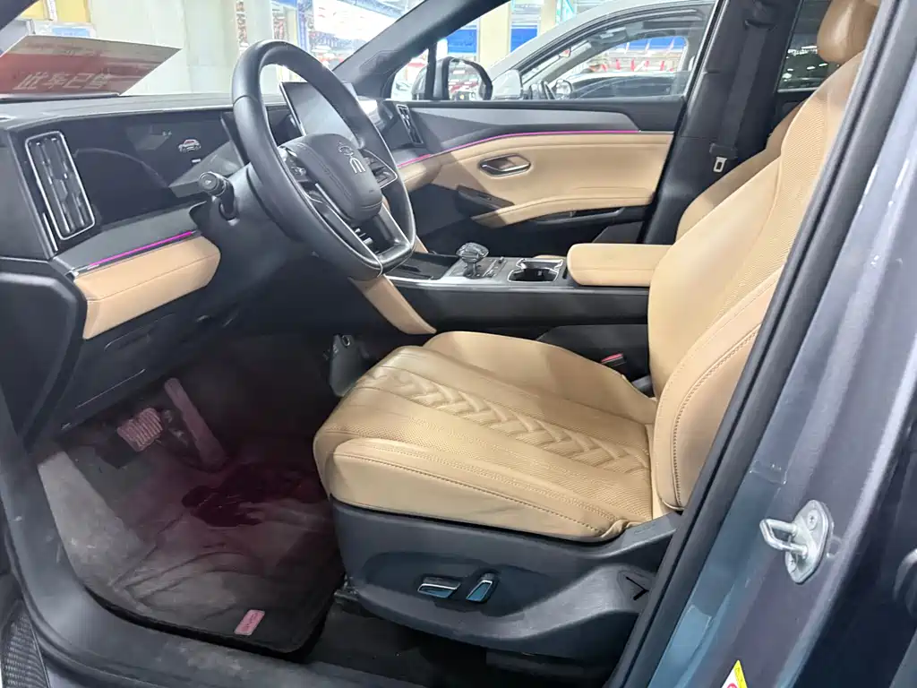 BYD Song L DM-i 2025 — фото 8
