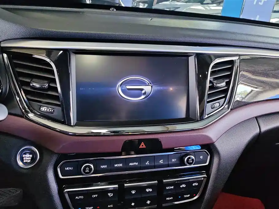 GAC Motor Trumpchi GS8 2018 — фото 13