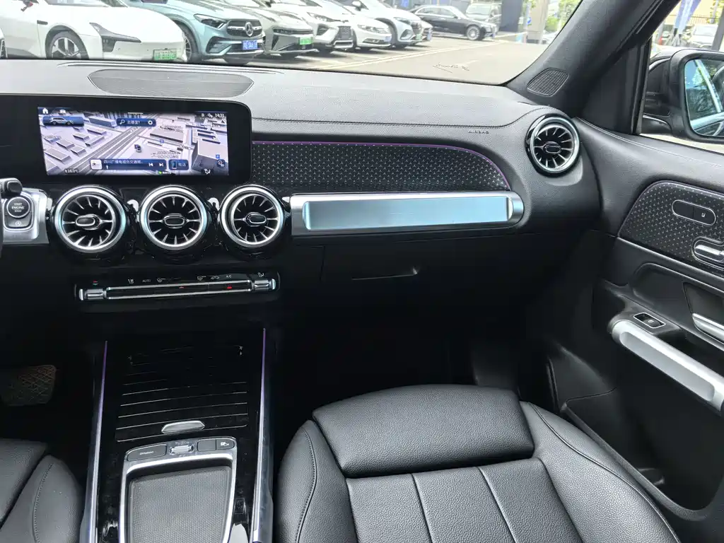 Mercedes-Benz GLB 2025 — фото 14