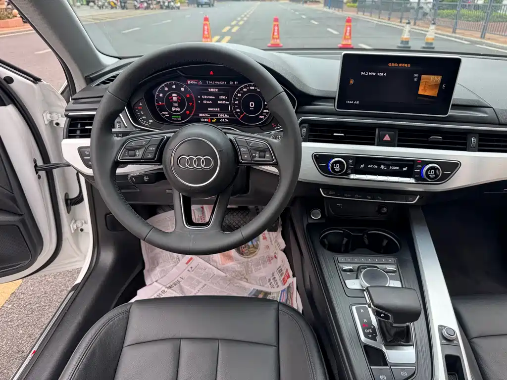 Audi A4L 2019 — фото 15