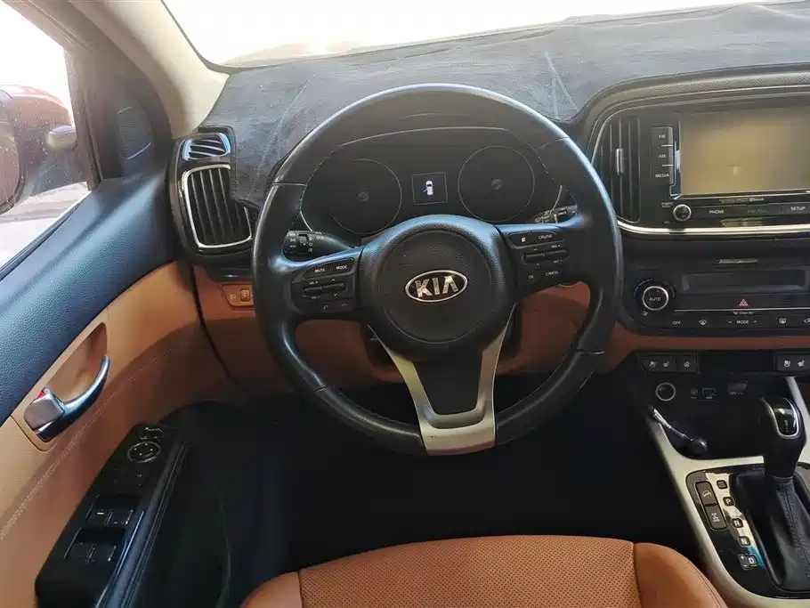 Kia KX3 2015 — фото 15