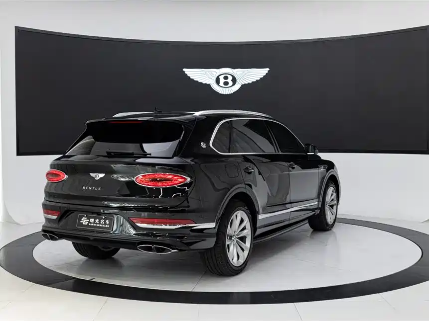 Bentley Bentayga 2025 — фото 5