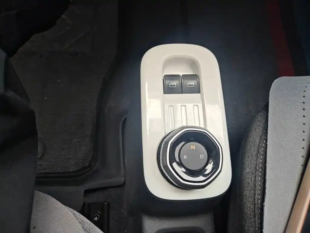Geely Galaxy Panda 2025 — фото 14