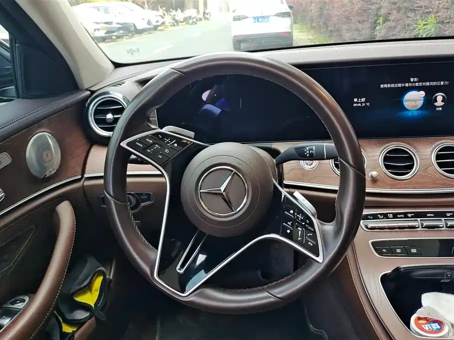 Mercedes-Benz E-Class 2023 — фото 15