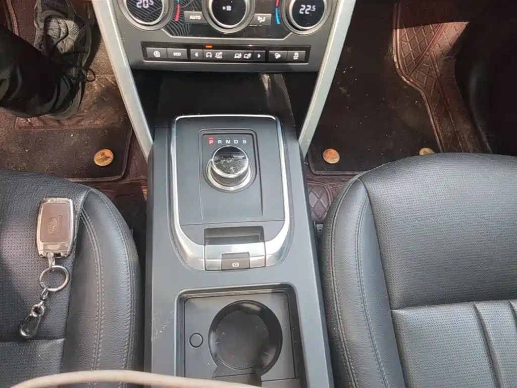 Land Rover Discovery Sport 2018 — фото 14
