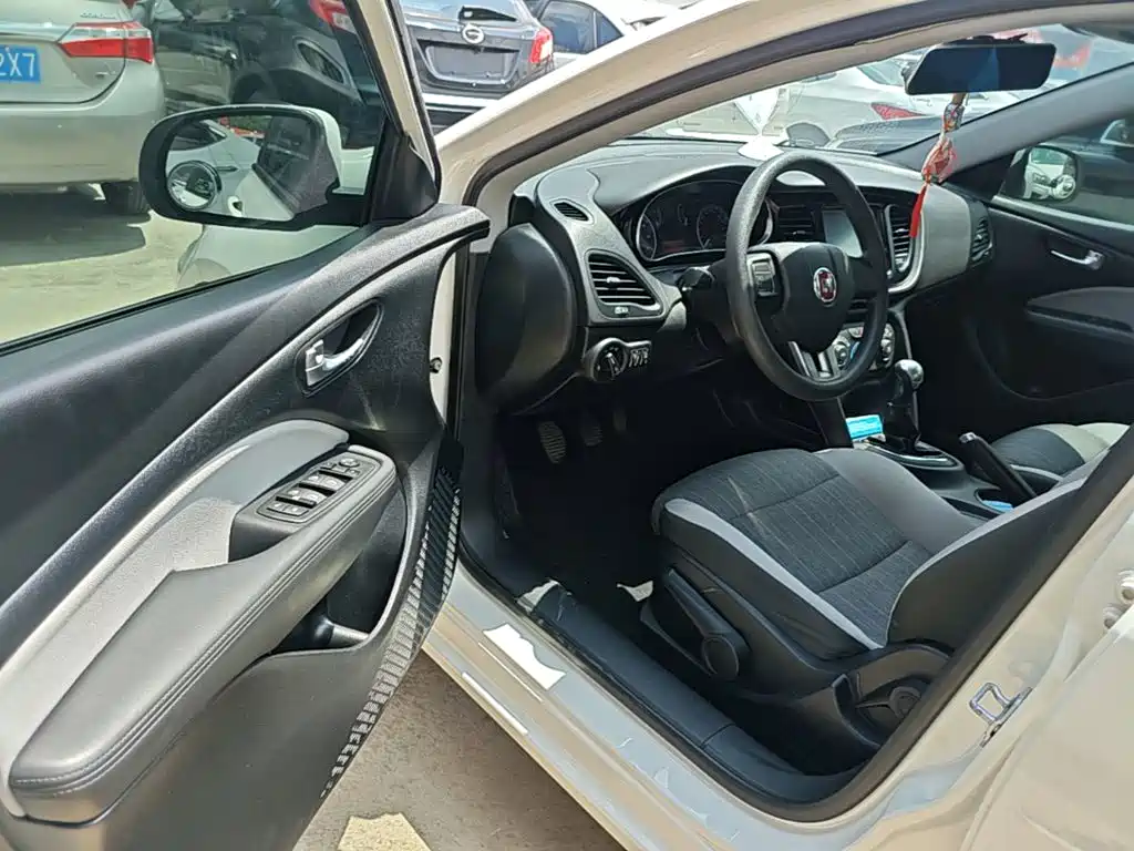 Fiat Viaggio 2015 — фото 16