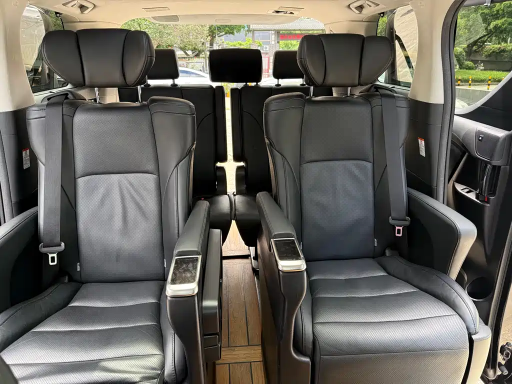 Toyota Vellfire 2020 — фото 24