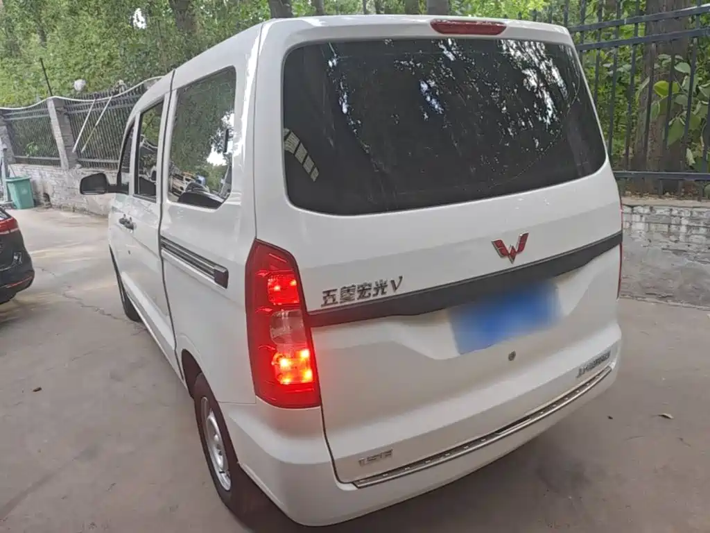 Wuling Hongguang V 2023