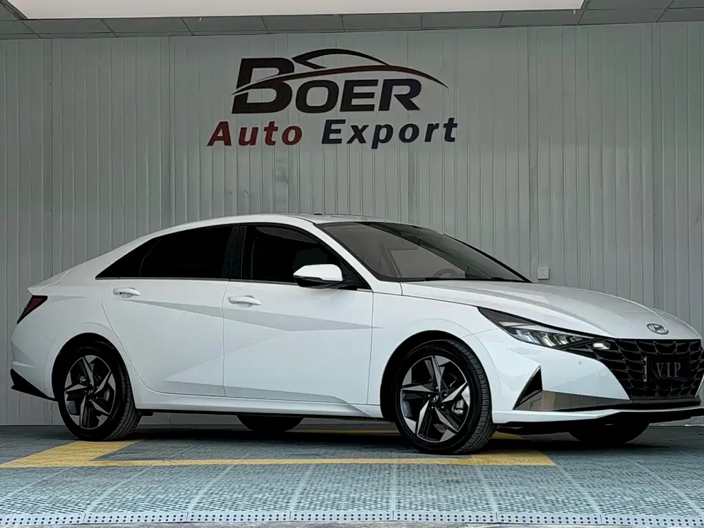 Hyundai Elantra 2022