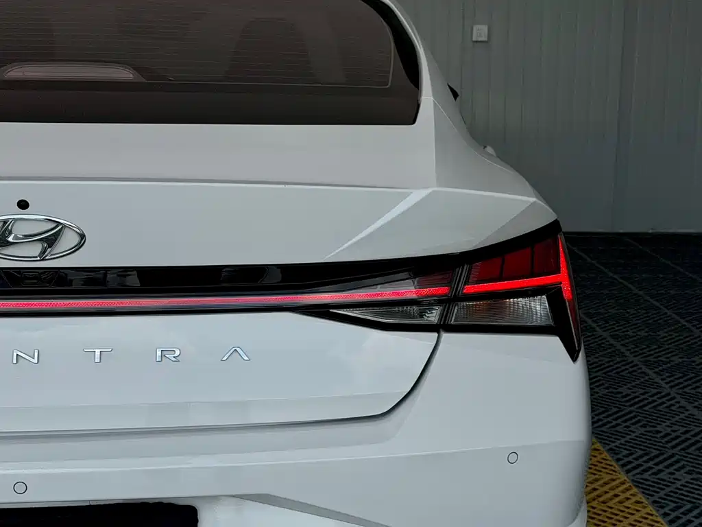 Hyundai Elantra 2022