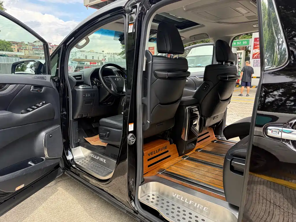 Toyota Vellfire 2020 — фото 14