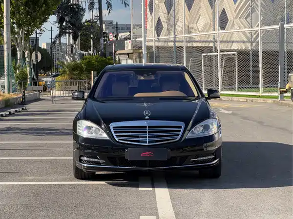 Mercedes-Benz S-Class 2010