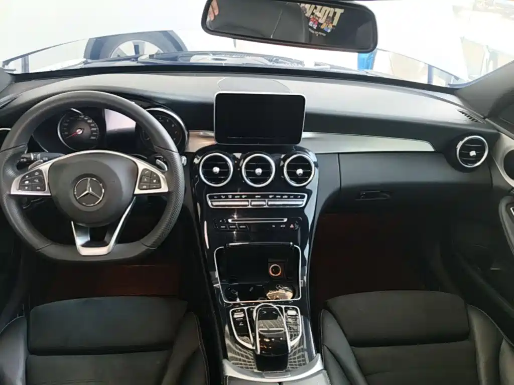 Mercedes-Benz C-Class 2018 — фото 10