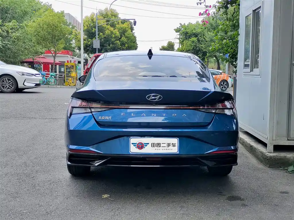 Hyundai Elantra 2022