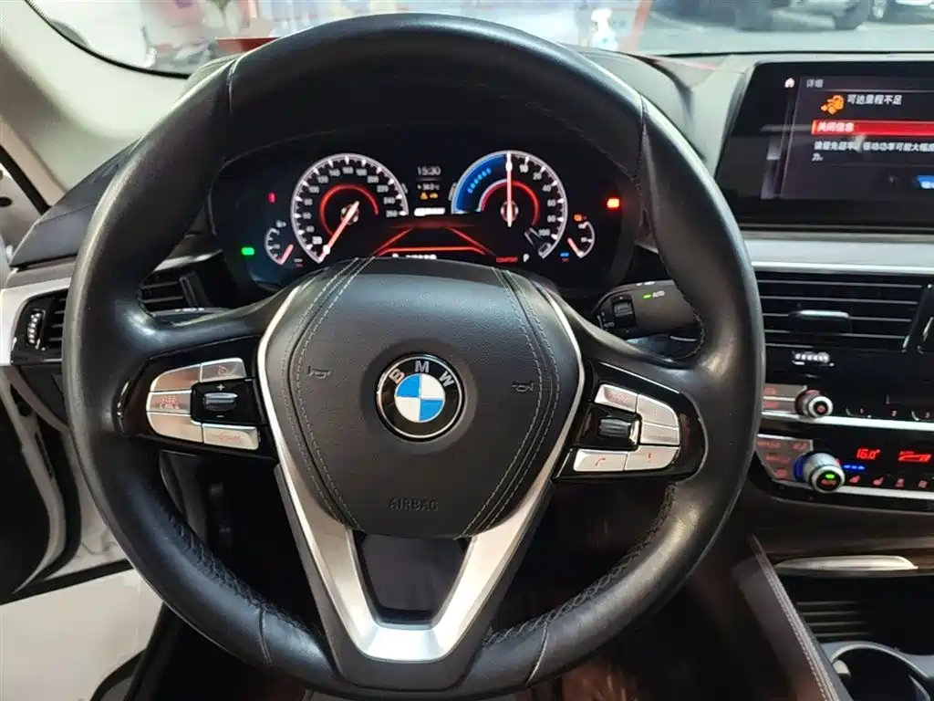 BMW 5 Series New Energy 2018 — фото 11