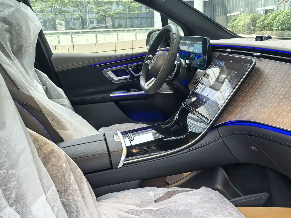 Mercedes-Benz EQE SUV 2025 — фото 26