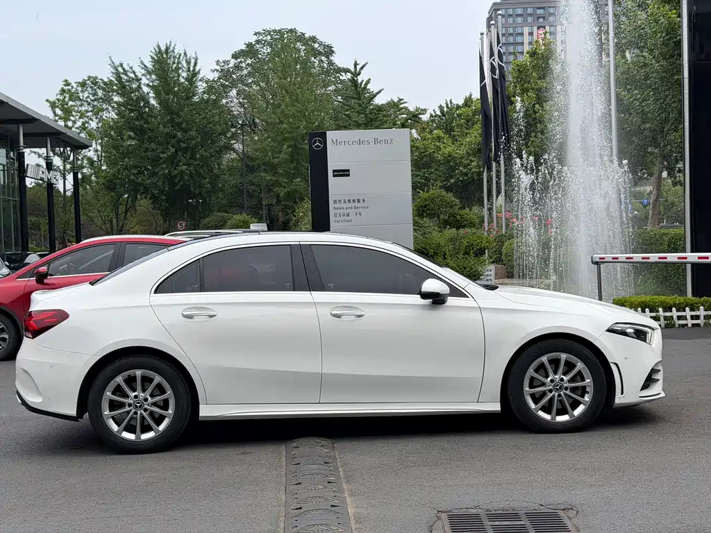 Mercedes-Benz A-Class 2020 — фото 2