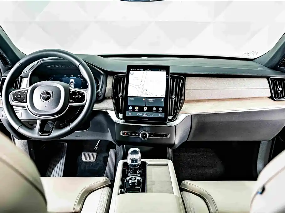 Volvo XC90 Plug-In Hybrid 2026 — фото 13