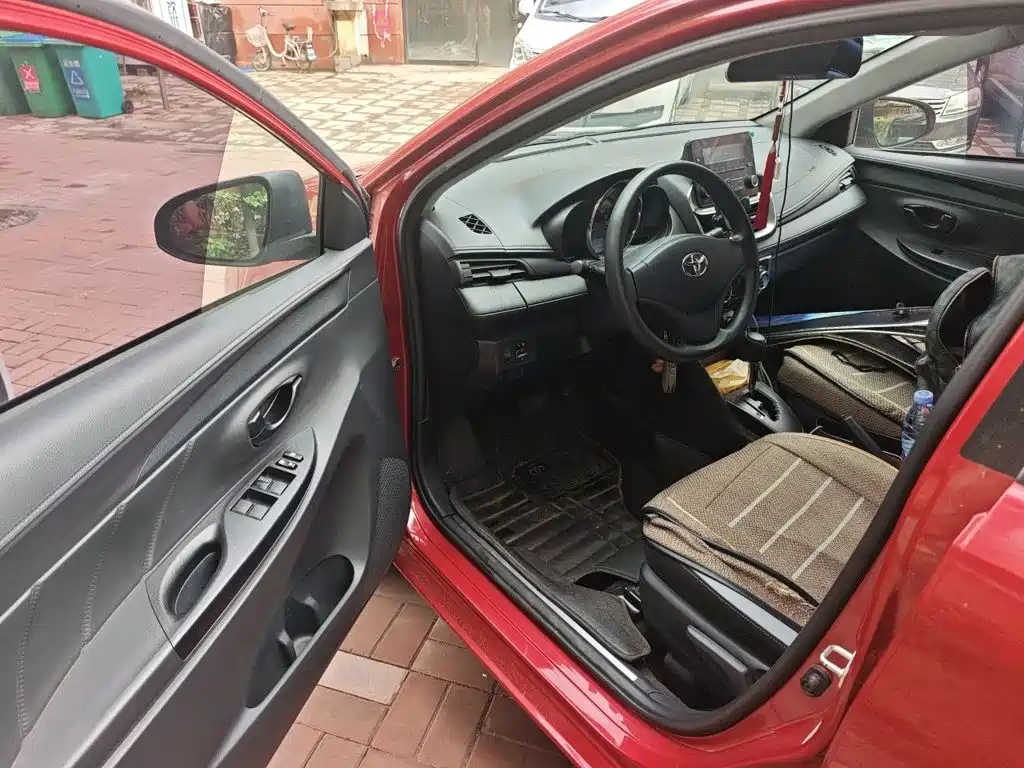 Toyota Yaris L 2020 — фото 14