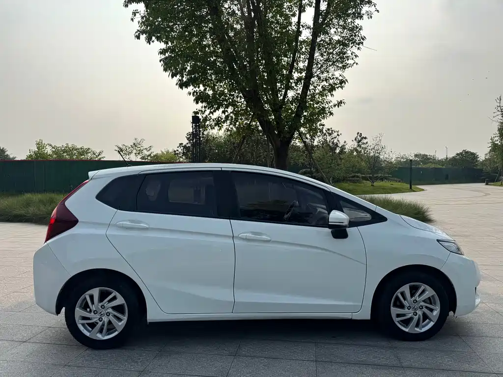 Honda Fit 2016 — фото 8