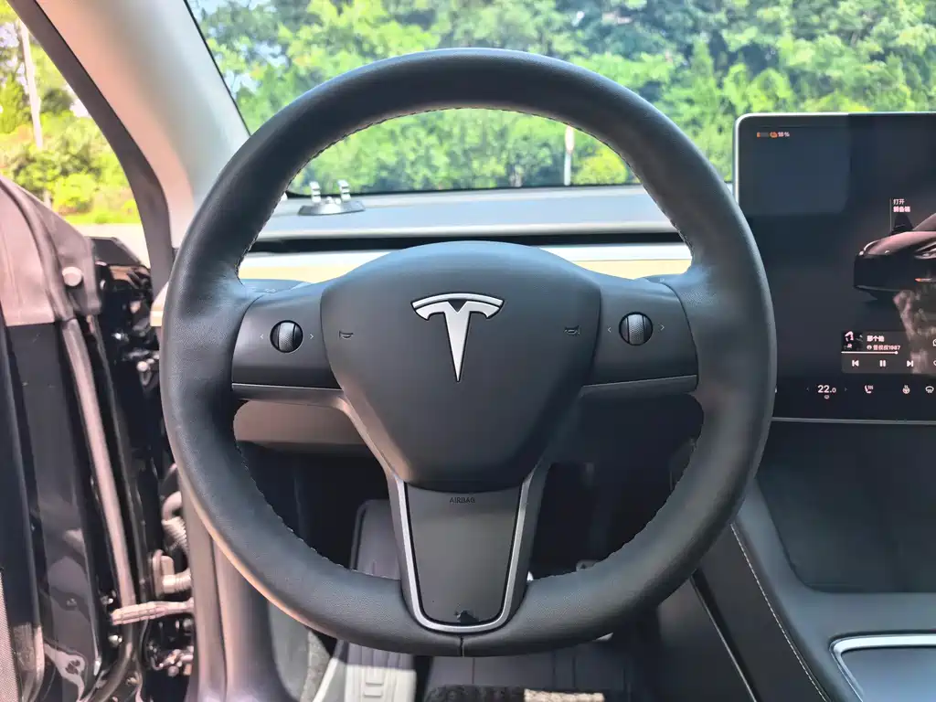 Tesla Model Y 2022 — фото 17